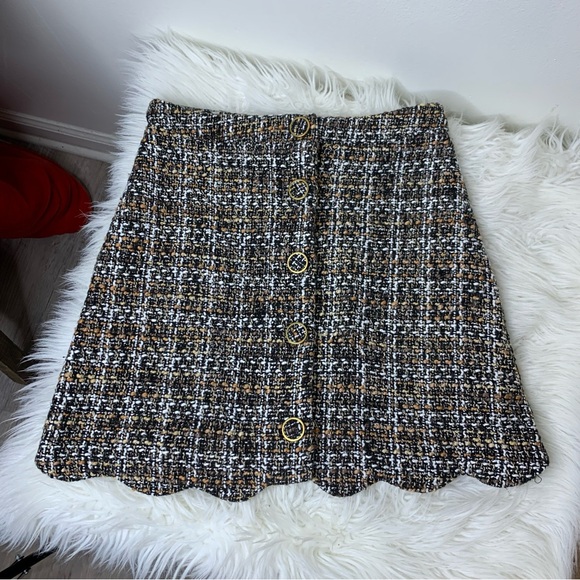 Daisy June Dresses & Skirts - Daisy June Scalloped Tweed Buttons Skirt